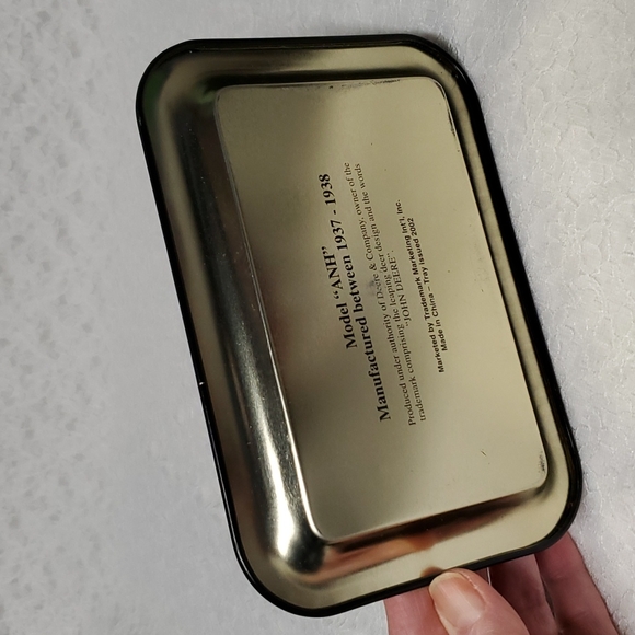 2002 John Deere Metal Tin Tray VTG Moline ILL. Country Farm Tractor Mini - Picture 7 of 9